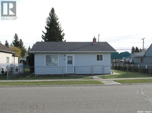 318 6th Ave W, Nipawin, SK, S0E1E0 | Card Image