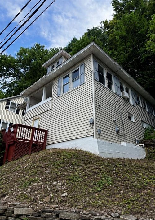 139 Cliff St, Honesdale, PA, 18431-2109 | Card Image