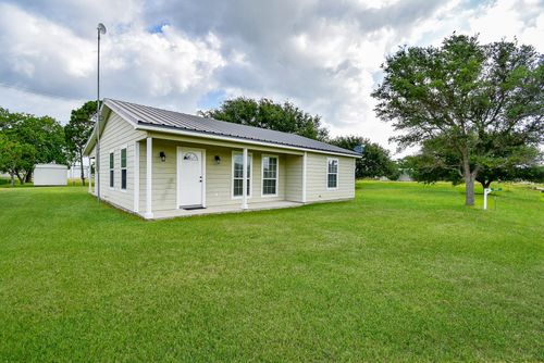 880 Swallow Dr, Palacios, TX, 77465 | Card Image