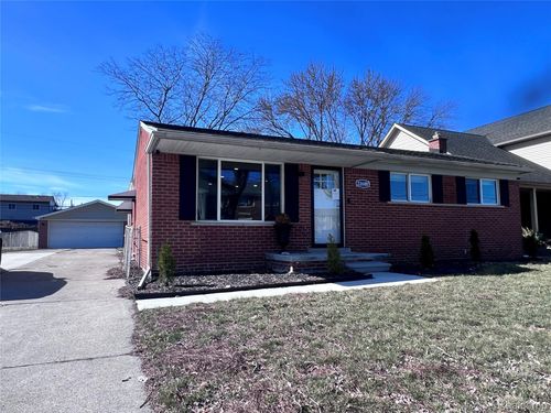 22600 Edgewater St, Saint Clair Shores, MI, 48082-2032 | Card Image