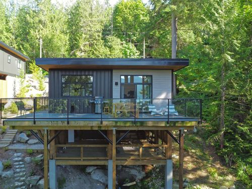 5792 Tillicum Bay Rd, Sechelt, BC, V7Z0C7 | Card Image