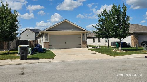10835 Airmen Dr, Converse, TX, 78109-1422 | Card Image
