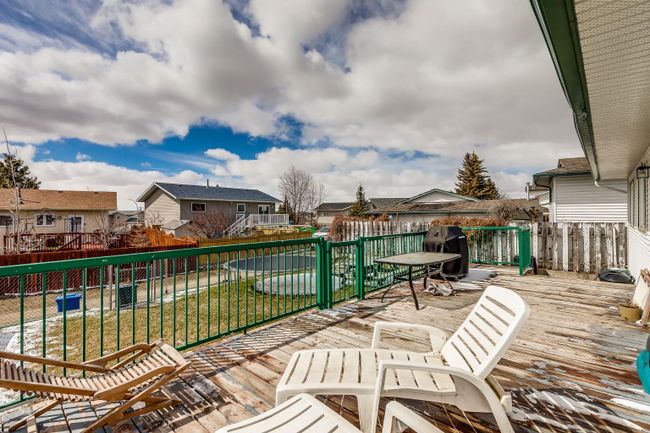 126 Stafford Street, Home with 5 bedrooms, 3 bathrooms and 5 parking in Crossfield AB | Image 9