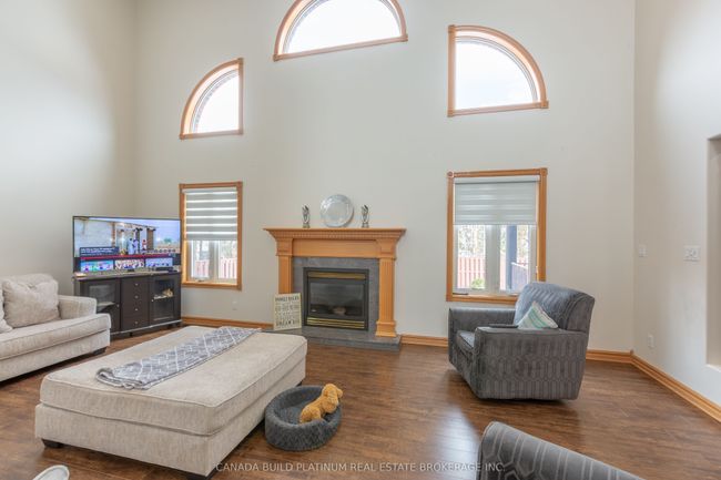 150 Seymour Cres, House other with 7 bedrooms, 4 bathrooms and 4 parking in Windsor ON | Image 8