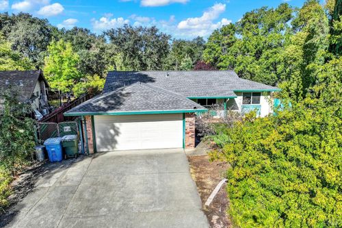 820 Capstan Ct, Vacaville, CA, 95687-4714 | Card Image