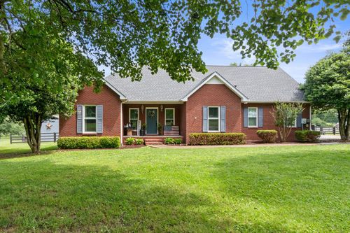 621 Brandon Rd, Manchester, TN, 37355-3646 | Card Image