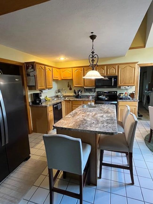 Kitchen Island | Image 18