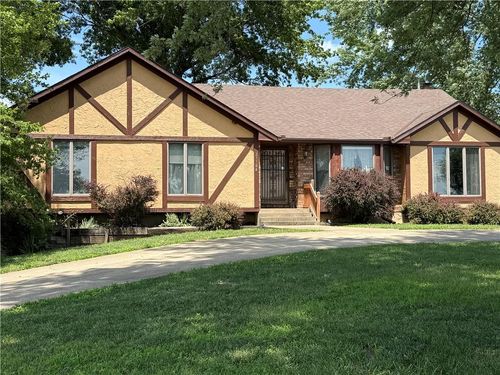 27704 E Us Highway 24, Buckner, MO, 64016-8103 | Card Image