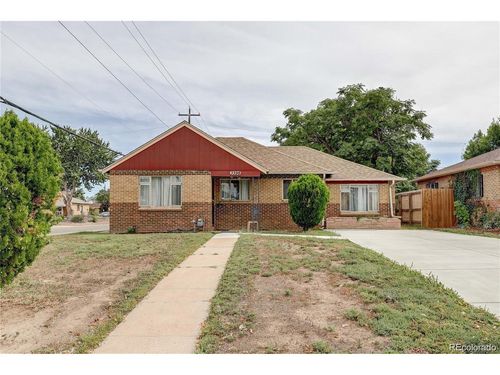 3398 Newport St, Denver, CO, 80207-2224 | Card Image