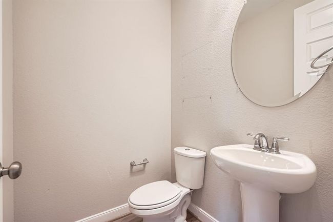 Half Bathroom | Image 17