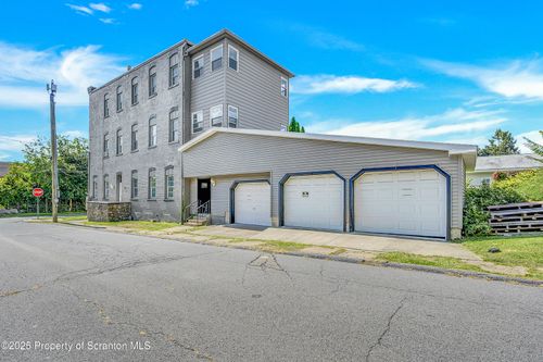 apt-1st-717 Mill St, Dunmore, PA, 18512-3076 | Card Image