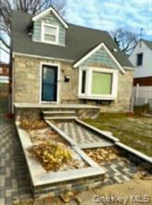 23107 126th Ave, Springfield Gardens, NY, 11413-1304 | Card Image