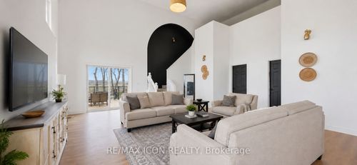 30504 Talbot Line, Wallacetown, ON, N0L2M0 | Card Image