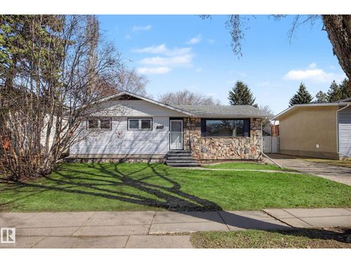 7711 156 St Nw, Edmonton, AB, T5R1X6 | Card Image
