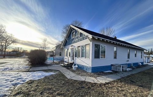 404 Mckinley Ave, Underwood, ND, 58576-4039 | Card Image