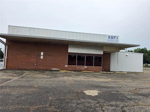 300 N Summit Street, Girard, KS, 66743 | Card Image