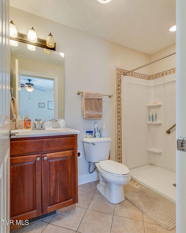 20413 - 20413 Turfway Ln, Condo with 2 bedrooms, 2 bathrooms and null parking in Abingdon VA | Image 11