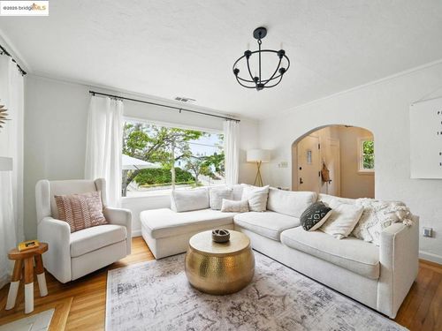 3712 Maple Ave, Oakland, CA, 94602 | Card Image