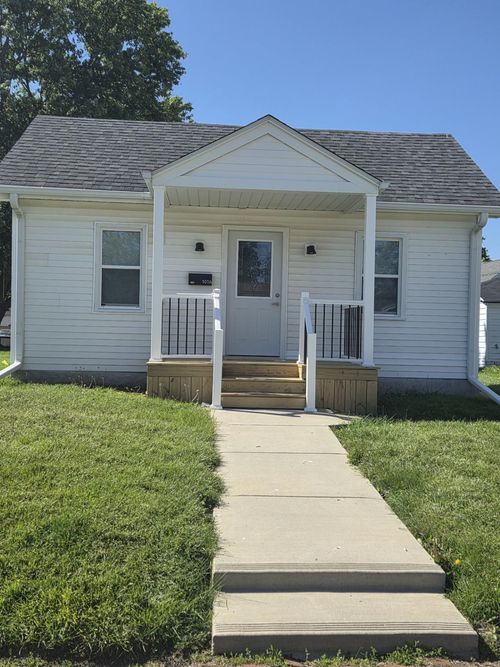 1016 10th St, La Salle, IL, 61301-1940 | Card Image