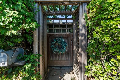1390 Garden Ave, Saint Helena, CA, 94574-1508 | Card Image
