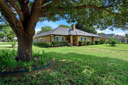 2146 Westwood Ter, Grapevine, TX, 76051-4639 | Card Image