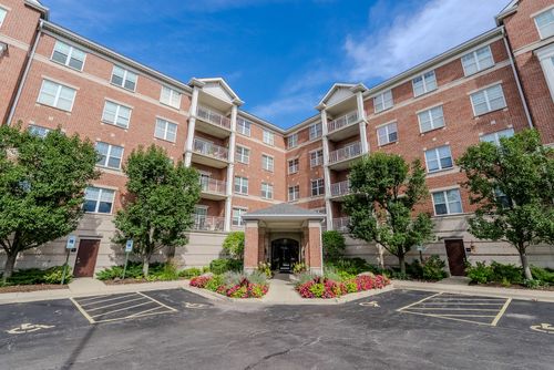 2201-153 Pointe Dr, Northbrook, IL, 60062-1051 | Card Image