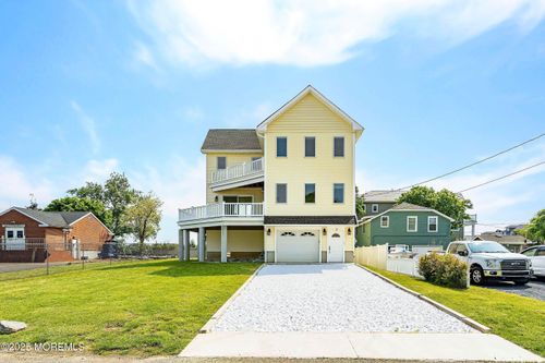 3 Grant Ave, Rumson, NJ, 07760-2001 | Card Image