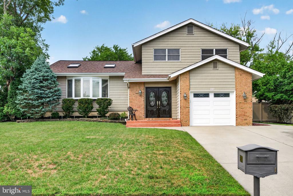Residential in CHERRY HILL 2