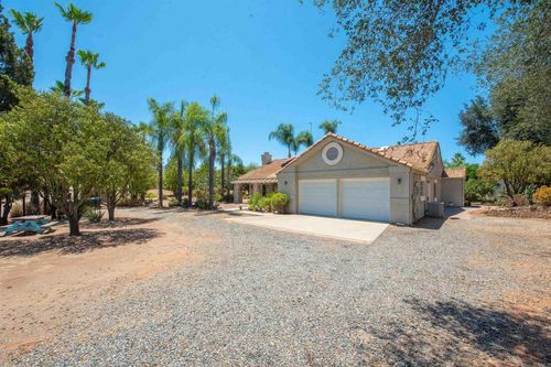 15950 Mactan Ln, Valley Center, CA, 92082-7674 | Card Image
