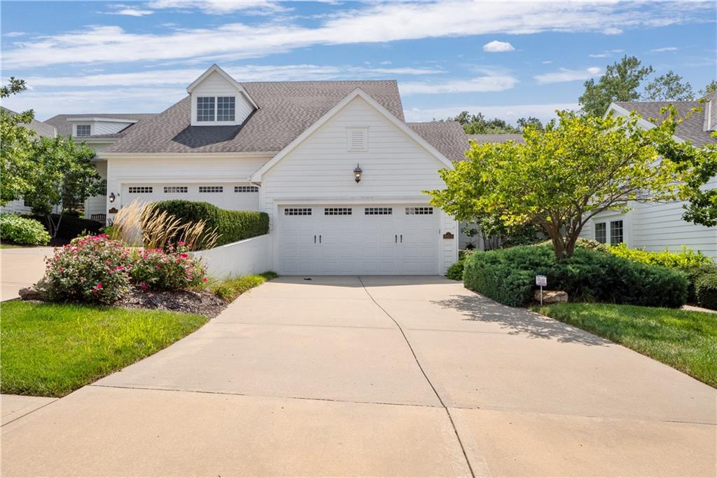Lime Stone Rd, Parkville, MO 64152