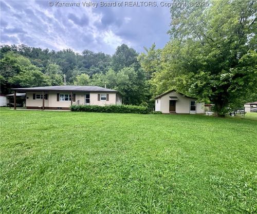 521 Youngs Bottom Road, Elkview, WV, 25071 | Card Image