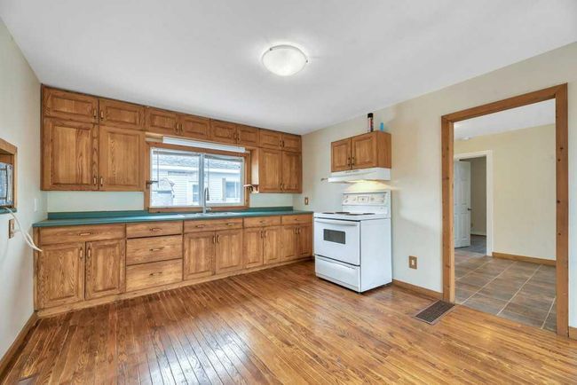 96 2 Avenue W, House other with 3 bedrooms, 2 bathrooms and 2 parking in Tilley AB | Image 7