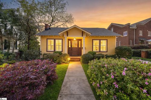 323 Hampton Avenue, Greenville, SC, 29601 | Card Image
