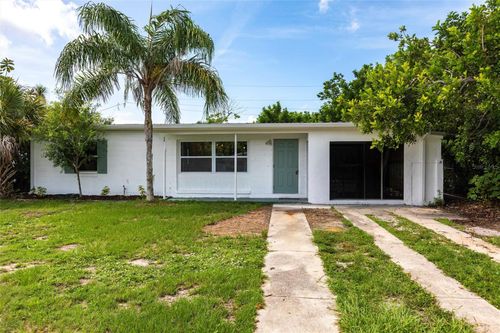 110 Poinsettia Cir Ne, PORT CHARLOTTE, FL, 33952-8237 | Card Image