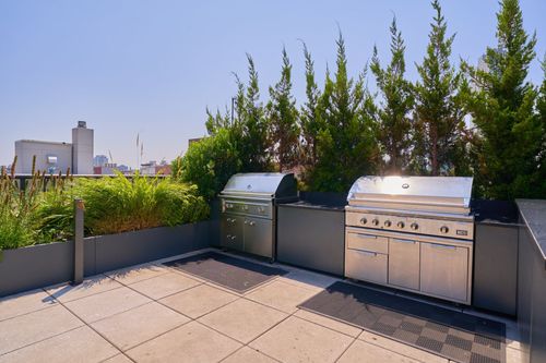 d318-184 Kent Avenue, New York City, NY, 11249 | Card Image