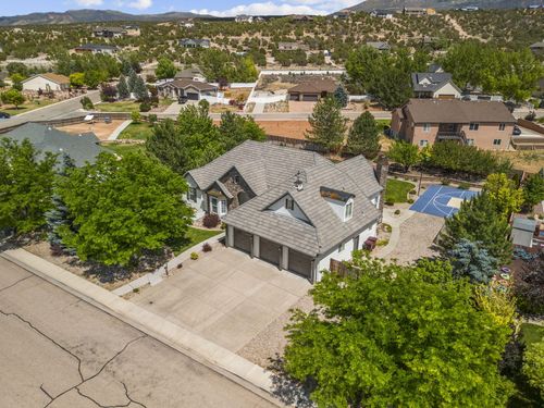 1009 S Laurie Ln, Cedar City, UT, 84720-6233 | Card Image