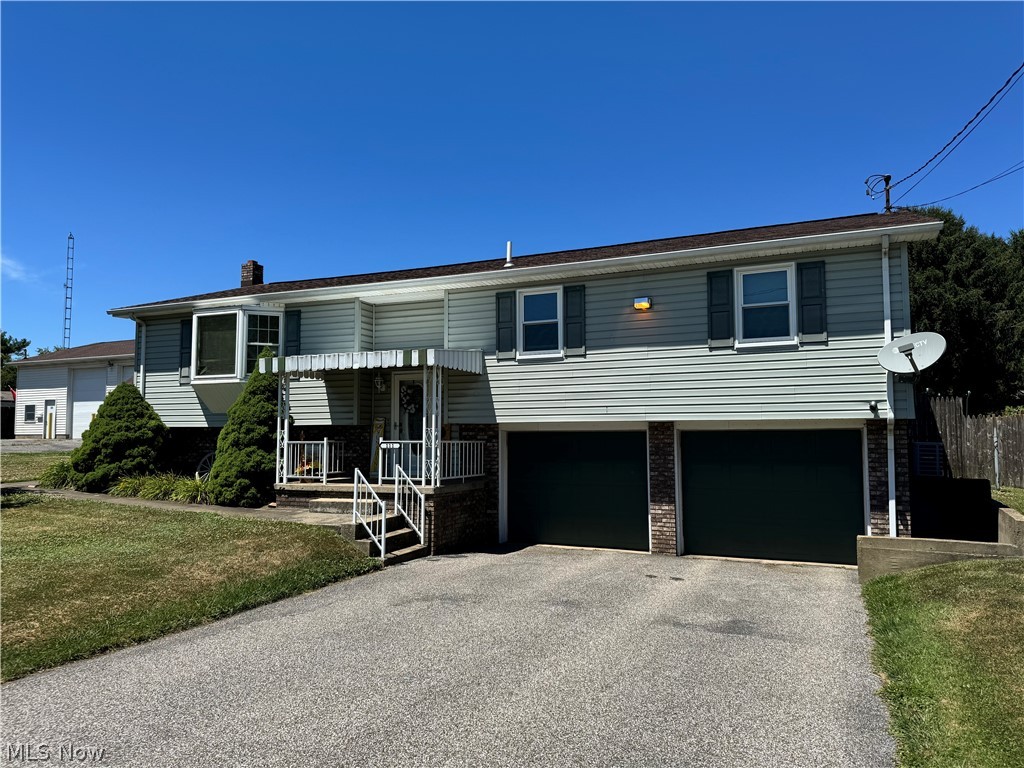 4th St, Follansbee, WV 26037