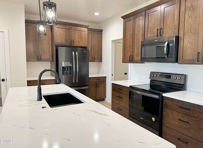 2912 Peach Tree Dr, Townhouse with 2 bedrooms, 2 bathrooms and null parking in Bismarck ND | Image 8