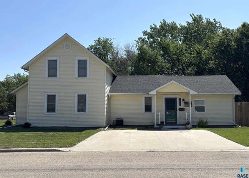 426 W 3rd St Street, Miller, SD, 57362 | Card Image