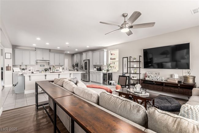 813 Bluebird Hill Ave, House other with 5 bedrooms, 5 bathrooms and null parking in North Las Vegas NV | Image 8