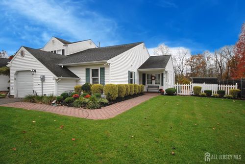 26 Sunshine Ln, Edison, NJ, 08820-2979 | Card Image