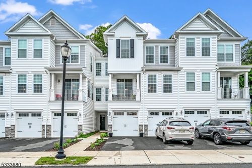 194 Aspen Dr, Cedar Grove, NJ, 07009-2301 | Card Image
