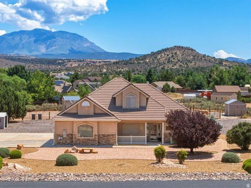 764 Dammeron Valley Dr W, Dammeron Valley, UT, 84783-5067 | Card Image