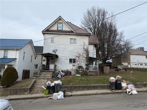 122 W Quarry St, Butler, PA, 16001-5801 | Card Image