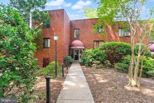 305-y-1577 N Colonial Ter, ARLINGTON, VA, 22209-1420 | Card Image