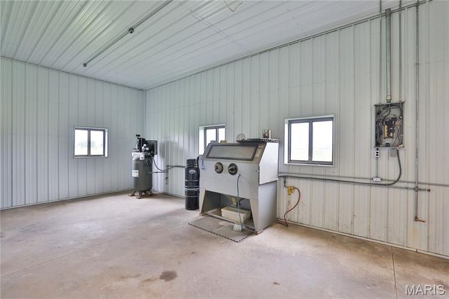 Paint Garage Bay | Image 26