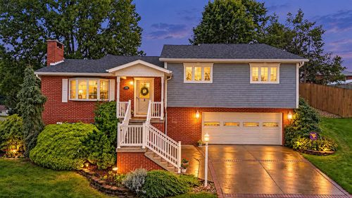 908 Cottonwood St, Morgantown, WV, 26505-2621 | Card Image