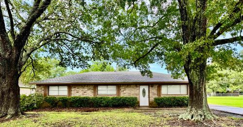 414 David St, Bridge City, TX, 77611-3739 | Card Image