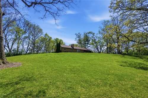 1047 Steven Circle Dr, New Carlisle, OH, 45344-1639 | Card Image