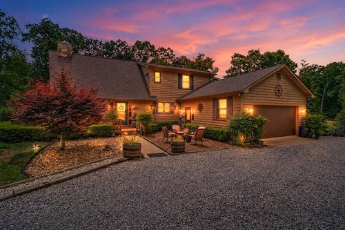 1072 Belmont Dr, Monterey, TN, 38574-7045 | Card Image